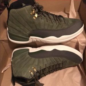 Jordan olive green 12s size 13,kids 7 & 6.